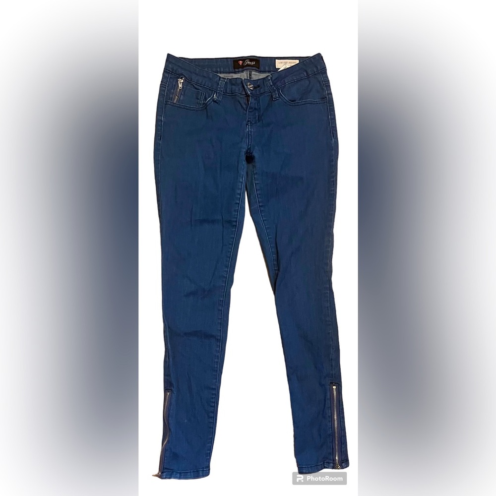 ⭐️Vintage Guess Low Rise Jegging Jeans